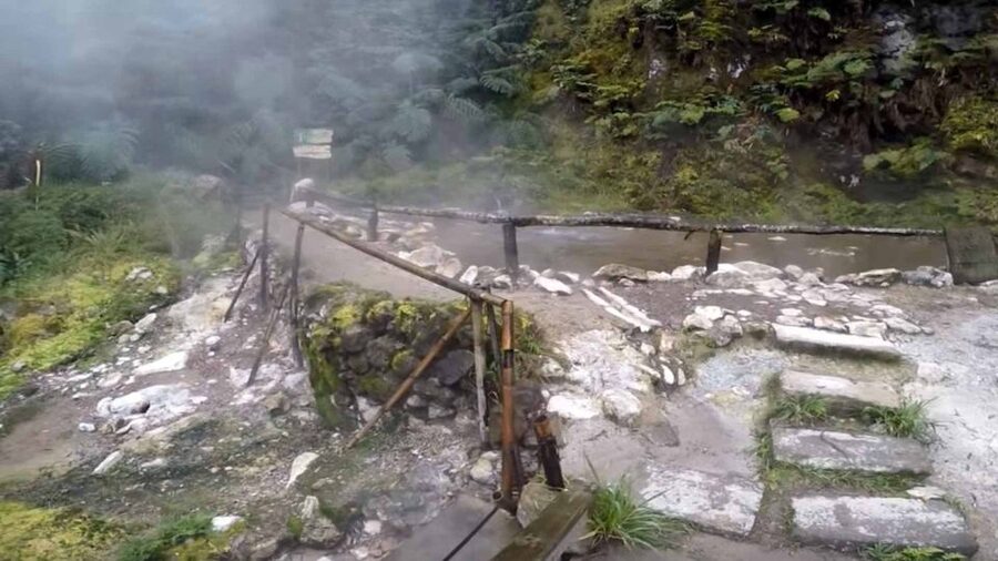 Lagoa do Fogo: Biologist-guided Volcano e-Tour +Hot Springs - The waterfall alternative at Salto do Cabrito