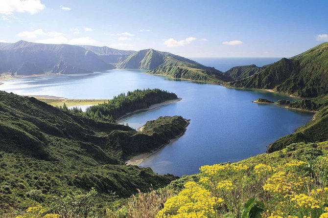 Lagoa do Fogo: Biologist-guided Volcano Geo Tour +hotsprings bath - Caldeira Velha explains the island beneath your feet