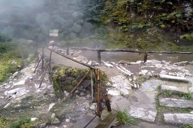 Lagoa do Fogo: Biologist-guided Volcano Geo Tour +hotsprings bath - Ribeira Grande adds a short historic pause