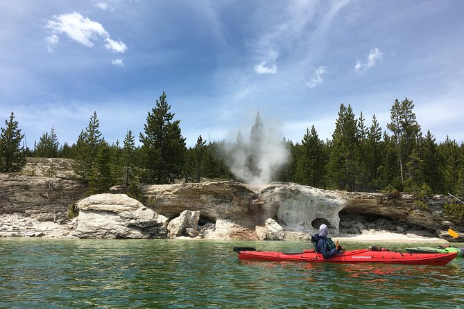 Lake Yellowstone Half Day Kayak Tours Past Geothermal Features - Why the naturalist guide matters
