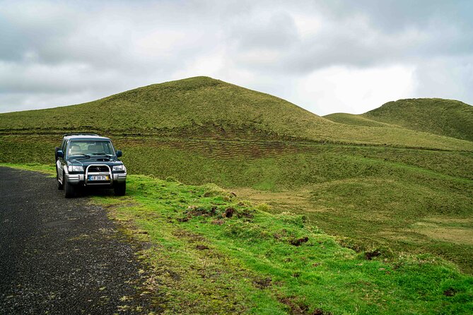 Lakes and Volcanoes Private Tour (Full Day) - Lunch in Lajes do Pico