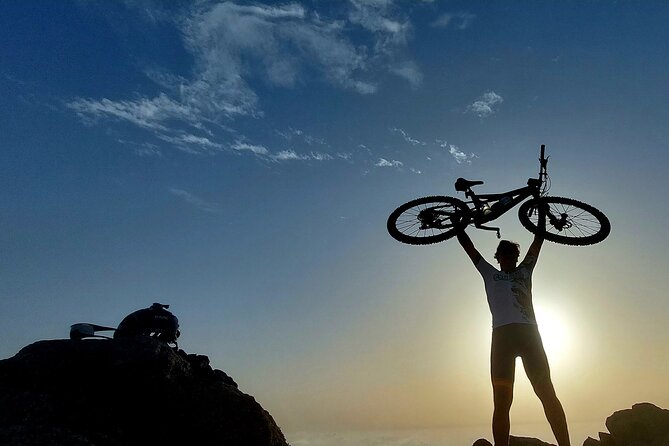 Lanzarote E-Bike Tour: Volcano Craters & Scenic Vineyards - Crossing La Geria’s strange and beautiful vineyards