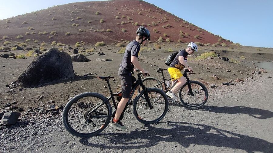 Lanzarote: Guided ebike tours of the Timanfaya volcanoes - Through the lava seas to the final views