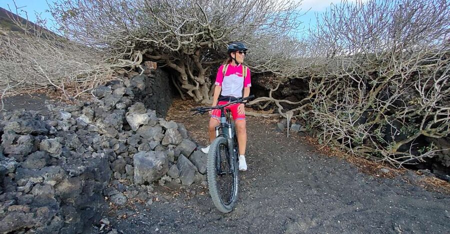 Lanzarote: Guided ebike tours of the Timanfaya volcanoes - Starting at the Bermejos winery