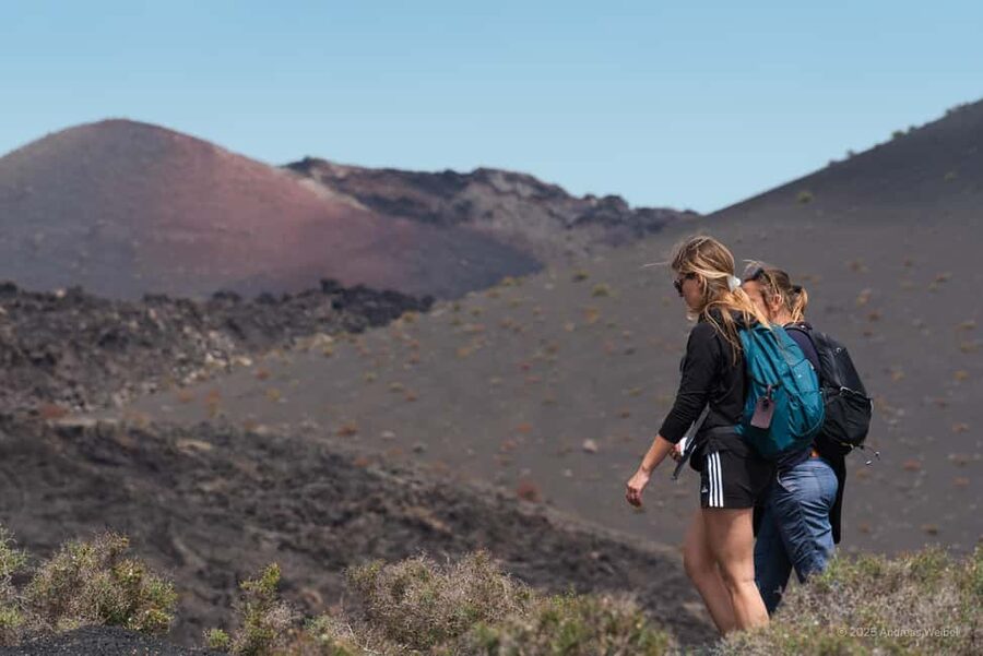 Lanzarote: Guided Hike discover volcano history and culture - A small hike with a broad view of Lanzarote