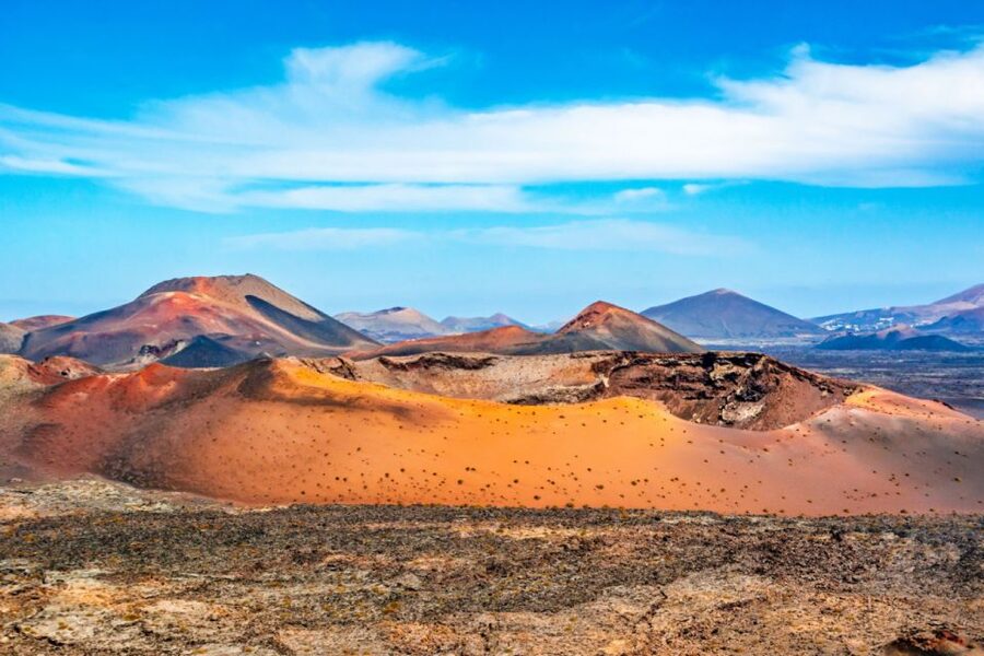 Lanzarote: Timanfaya National Park Volcanic Craters Tour - What the guides add to the experience