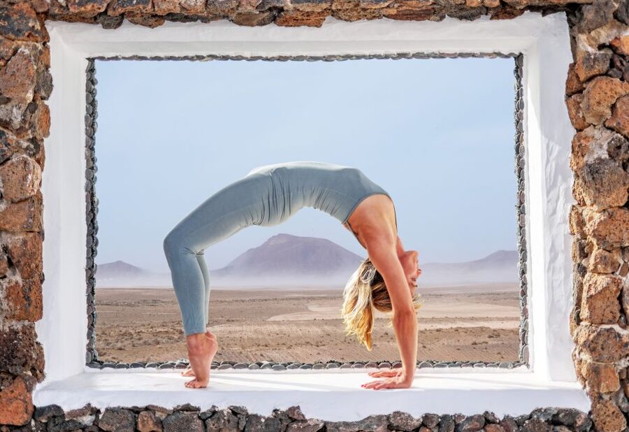 Lanzarote: Volcanic Yoga Session with Ocean Views - What the one-hour session includes