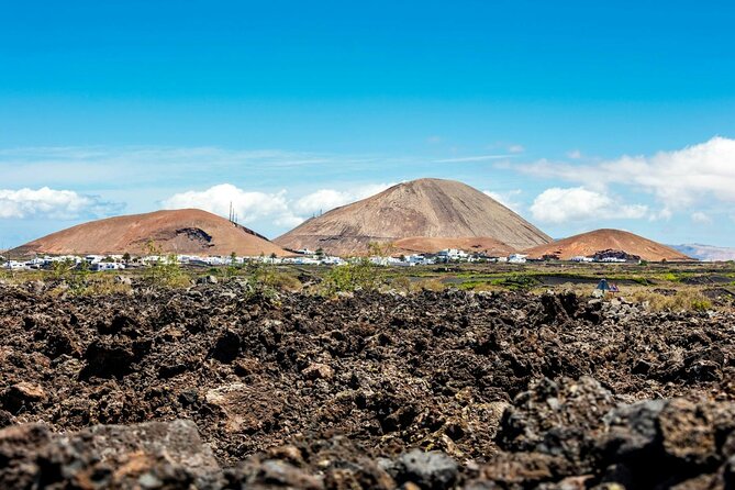 Lanzarote Volcanoes and Caves Tour from Fuerteventura - The guide, group size, and pace