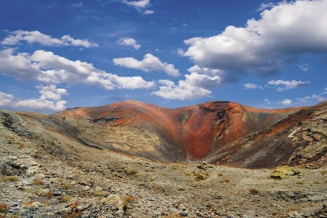 Lanzarote Volcanoes Tour departing from Fuerteventura - El Golfo and the green lagoon beside black sand