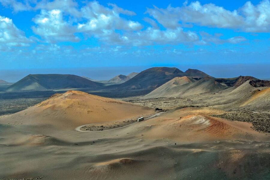 Lanzarote: Volcanos of Timanfaya and Caves Tour with Lunch - Why this full-day route works