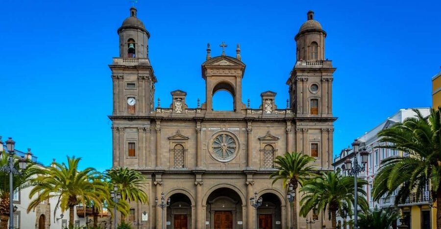 Las Palmas, Botanical Gardens and Bandama Volcano Tour - Walking through Vegueta in 20 guided minutes