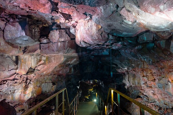 Lava Caving Experience - The guide makes the difference