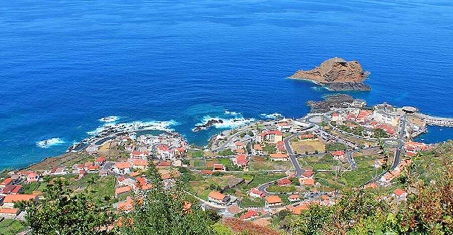 Madeira: West Tour with Porto Moniz and Volcanic Pools - Cabo Girão’s glass floor and sheer drop