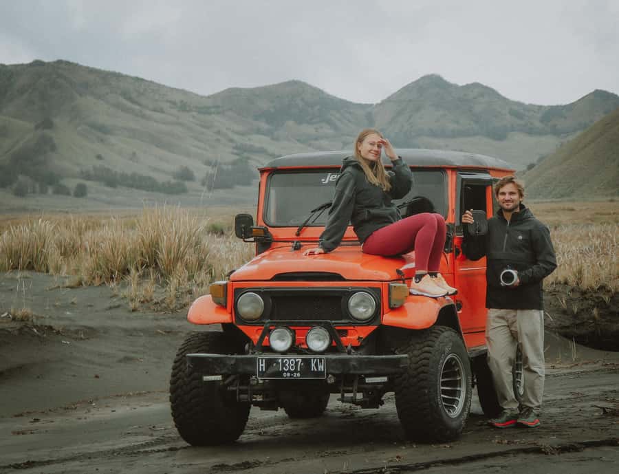 Malang: 2D1N Shared Tour of Mount Bromo & Ijen Crater - Crossing Bromo’s Sea of Sands