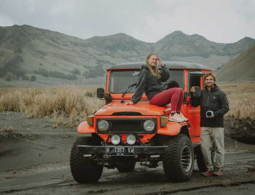 Malang: 2D1N Shared Tour of Mount Bromo & Ijen Crater - Hiking Ijen before sunrise