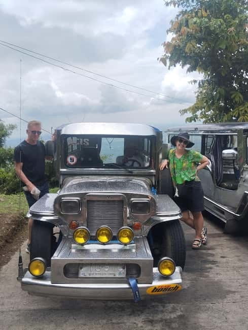 Manila: Private Tagaytay Highlands and Taal Volcano Tour - Woodcraft, roadside fruit, and local treats