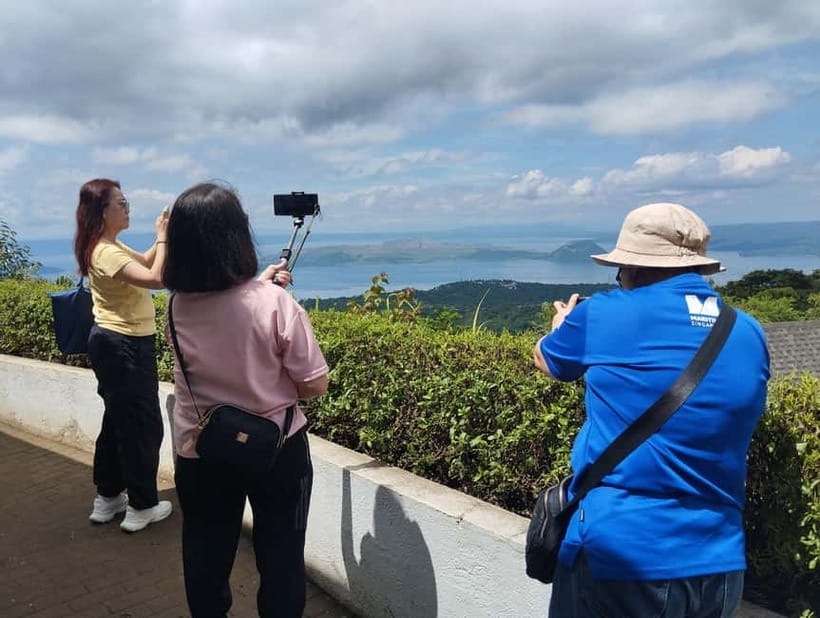 Manila: Private Tagaytay Highlands and Taal Volcano Tour - Picnic Grove and the first Taal Volcano views