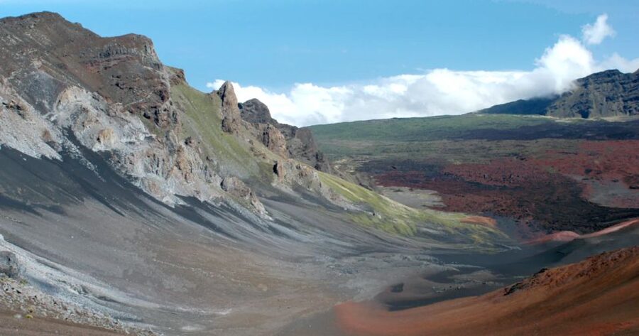 Maui: Guided Hike of Haleakala Crater with Lunch - The first 2 miles near the 10,000-foot summit