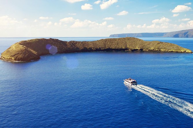 Maui: Molokini and Turtle Town Snorkeling aboard Pride of Maui - Why Molokini Crater is worth the early start