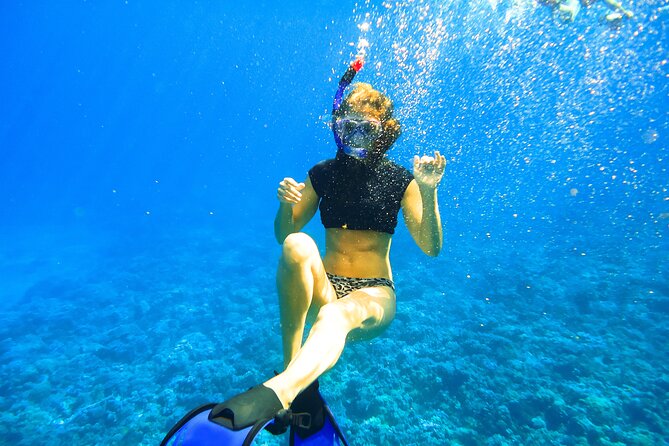Maui: Molokini & Turtle Town Snorkel & Waterslide Adventure - Breakfast, Music, and the Ride Out