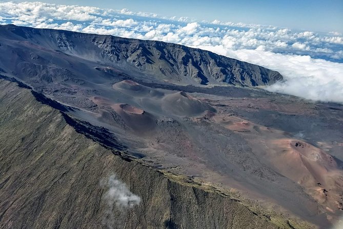 Maui-PRIVATE-Air Tour: Volcano Lava & Jungle Waterfalls (2-5 Max) - What the pilot adds to the hour