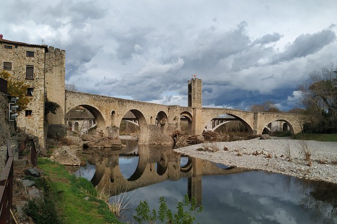 Medieval Villages & La Garrotxa Volcanic Zone Hiking. Small Group Tour - What the small group changes