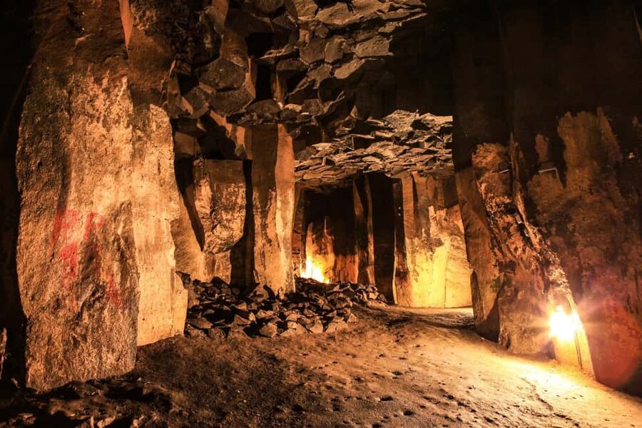 Mendig: Guided tour in the 30m deep volcanic beer cellar - Key points before you book