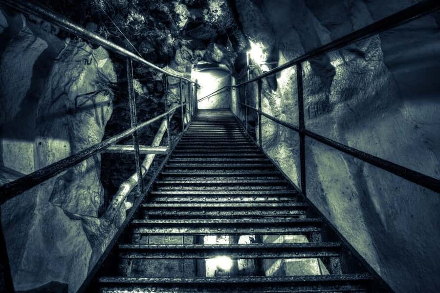 Mendig: Guided tour in the 30m deep volcanic beer cellar - Why Mendig’s beer cellar is unusual