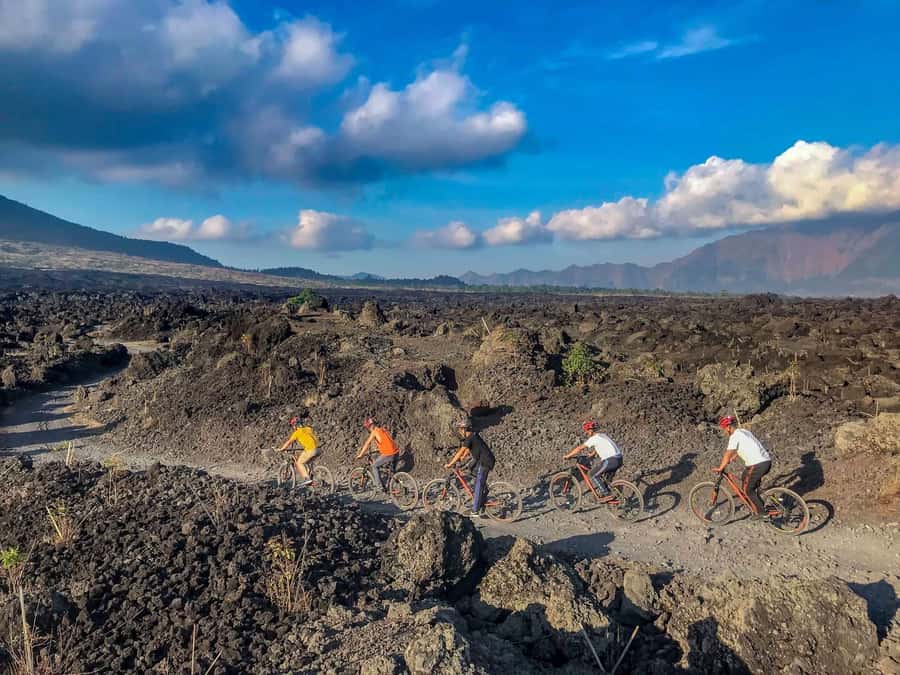 Mount Batur: Black Lava Cycling Tour w/ Natural Hot Spring - Mt. Batur Lounge showers and hot drinks