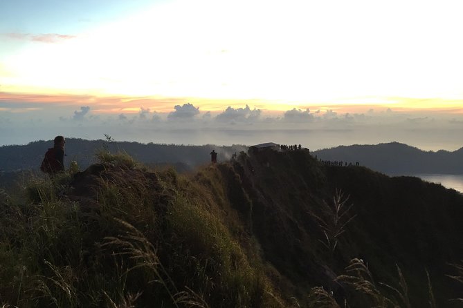 Mount Batur Sunrise Trekking Private All Inclusive - Breakfast with a view of Lake Batur