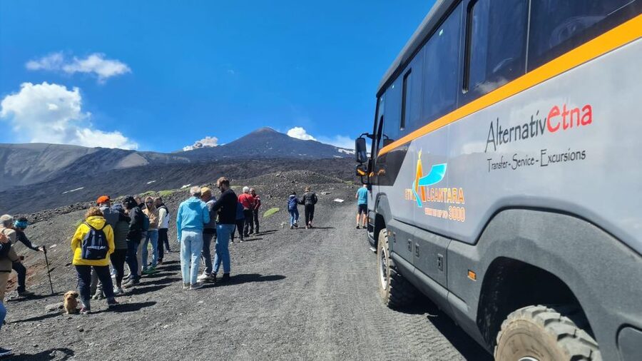 Mount Etna: Ascent to 2800m by 4x4 - The 4x4 Ride Toward Pizzi Deneri