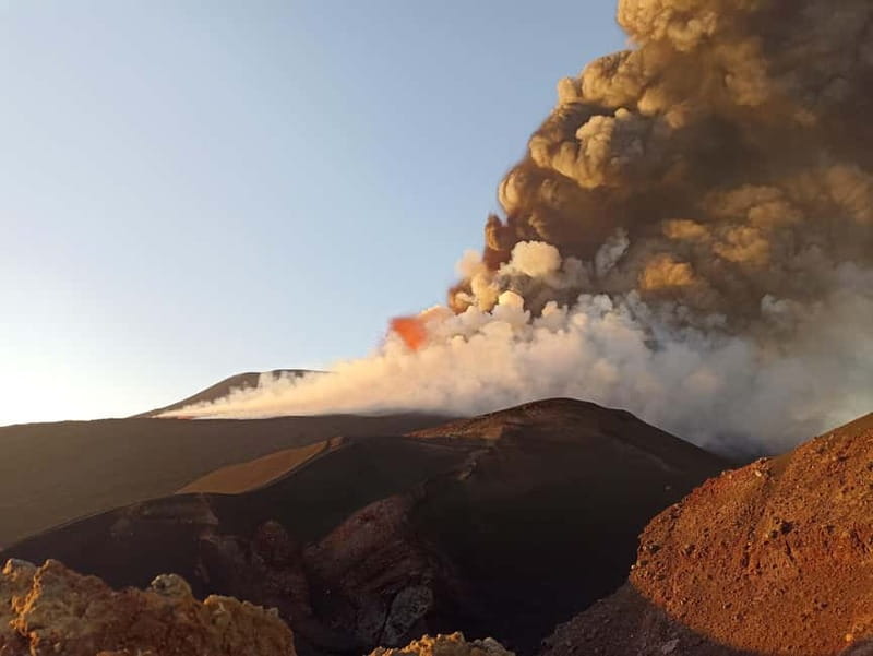 Mount Etna: Central Crater (3,340 meters) with Jeep and Trek - The 100-minute descent and return by 4x4