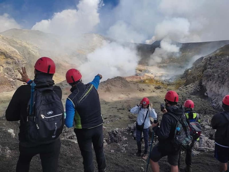 Mount Etna: Central Crater (3340mt.) with cable car and jeep - The 20-minute cable car climb
