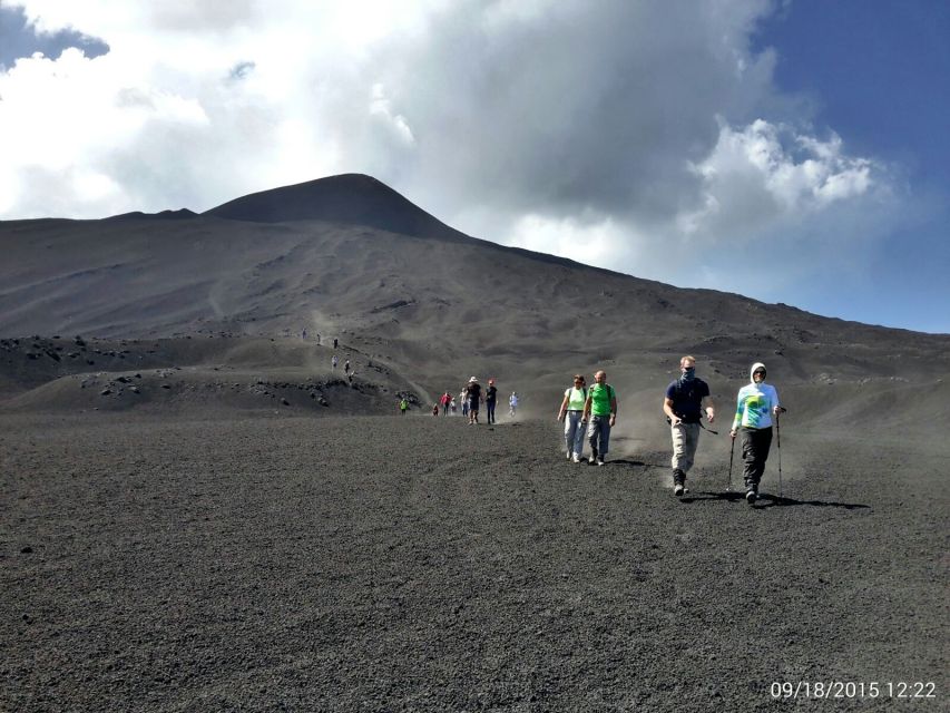 Mount Etna: Central Crater (3340mt.) with cable car and jeep - The 100-minute walk toward the central crater