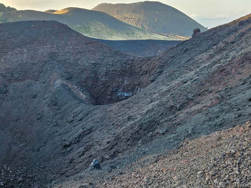Mount Etna: North Upper Craters Guided Tour by 4x4 with Trek - Guides, languages, and the importance of clear commentary