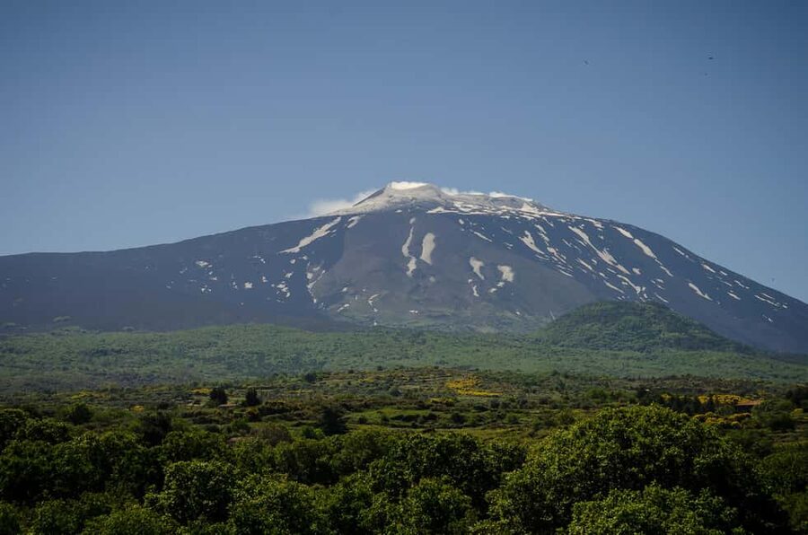 Mount Etna: North Upper Craters Guided Tour by 4x4 with Trek - Lava flows and buttonhole craters from the 2002 eruption