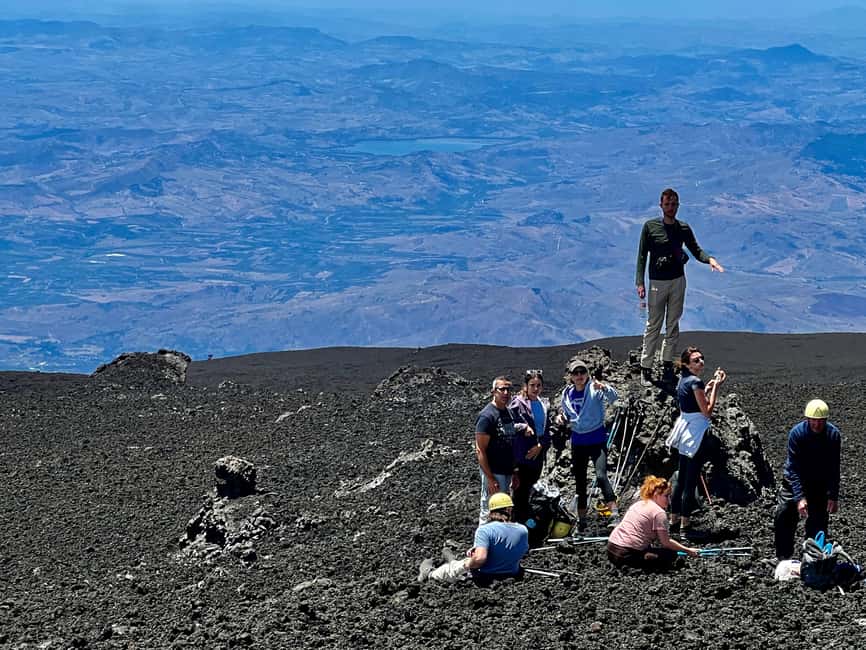 Mount Etna South:Summit Craters Tour in Cable Car & 4x4 Jeep - Looking into the Valle del Bove