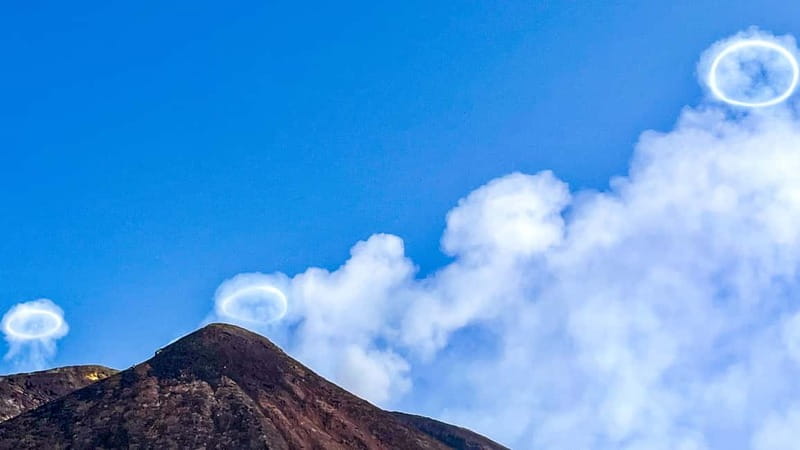Mount Etna: Trek to 3000m with cable car and 4x4 - 4x4 ride to the upper mountain