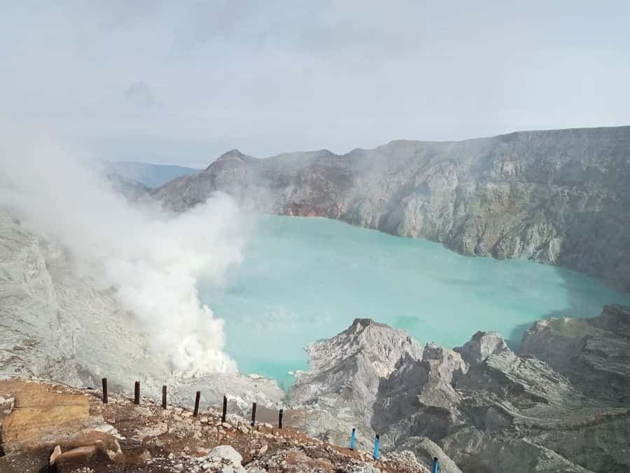 Mount Ijen Volcanic Crater Overnight Trip from Bali - Sunrise over the turquoise sulfur lake