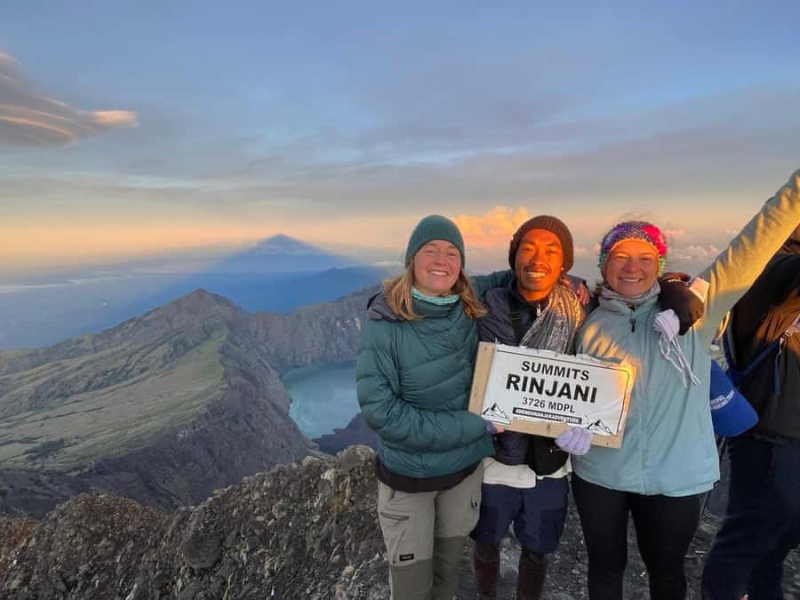 Mount Rinjani 2D/1N Trekking To the Summit or Crater Rim - Day one: Sembalun Village to the crater rim