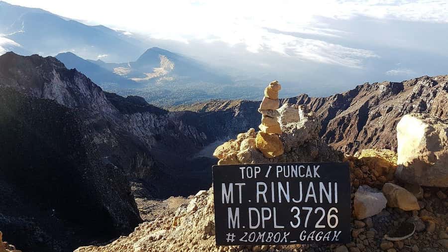 mount rinjani 3D/2N summit,lake.hot spring and crater rim - Five things to know before choosing this Rinjani trek