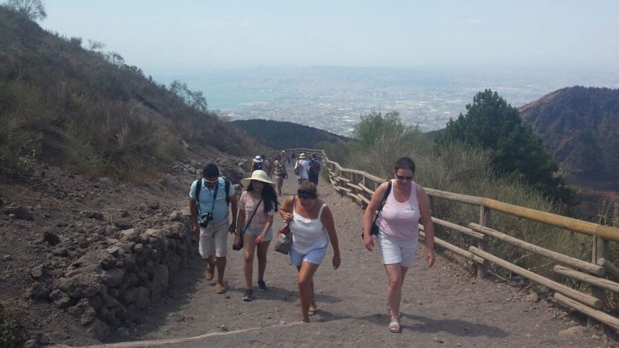 Mount Vesuvius 4-Hour Volcano Tour with Wine Tasting - Why Vesuvius makes such a good half-day outing