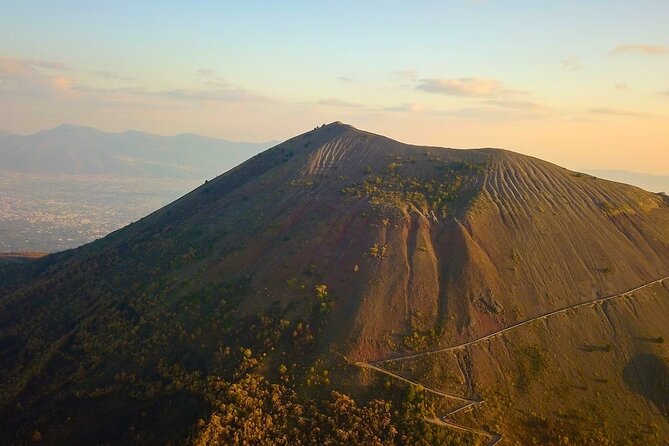 Mount Vesuvius and Pompeii private tour - The private car is the real service