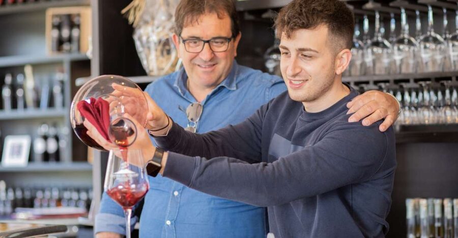 Mount Vesuvius: Vineyard Tour with Wine Tasting and Lunch - Why Lacryma Christi tastes different on Vesuvius