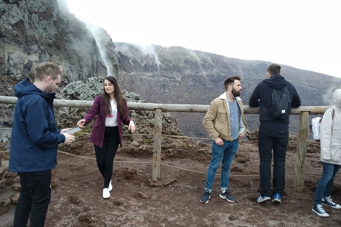 Mt Vesuvius Half-Day Trip from Naples - Pizza near the start of the route