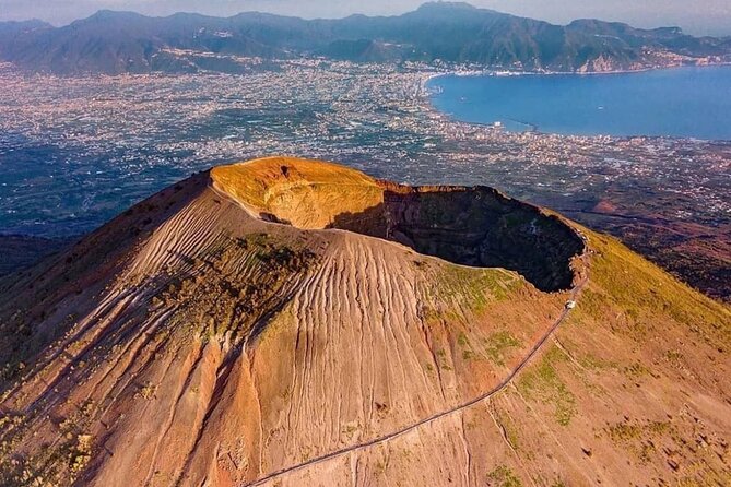 Naples DA Excursion: An adventure on Mount Vesuvius all to yourself - Who will get the most from this outing