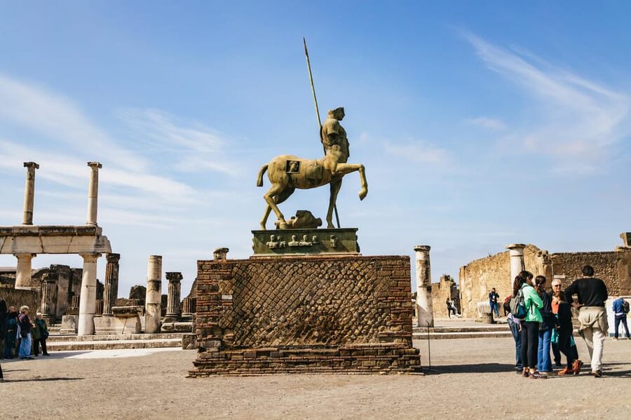 Naples: Pompeii and Mt. Vesuvius with Lunch and Wine Tasting - Two Hours on Mount Vesuvius