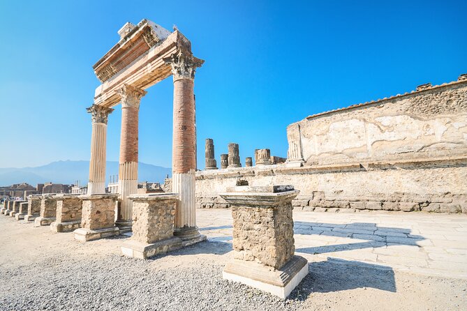 Naples/Salerno Port: Pompeii & Vesuvius - lunch or wine tasting - Meeting at the Port at 8:00 am