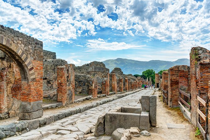 Naples/Salerno Port: Pompeii & Vesuvius - lunch or wine tasting - Lunch Before Vesuvius, If You Depart From Naples