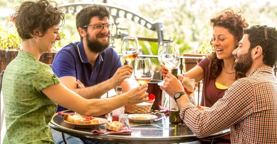 Naples: Vesuvius Half-Day Trip with Lunch and Wine Tasting - Lunch on the slopes with a view over the bay